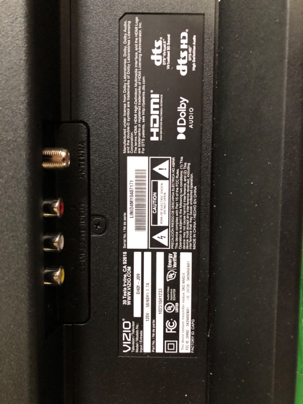 Photo 8 of VIZIO 40-inch D-Series Full HD 1080p Smart TV ***SCREEN CRACKED*** ***PARTS***