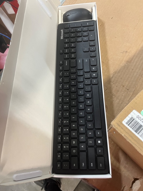 Photo 2 of Microsoft Wireless Bluetooth Keyboard and Mouse Desktop Set