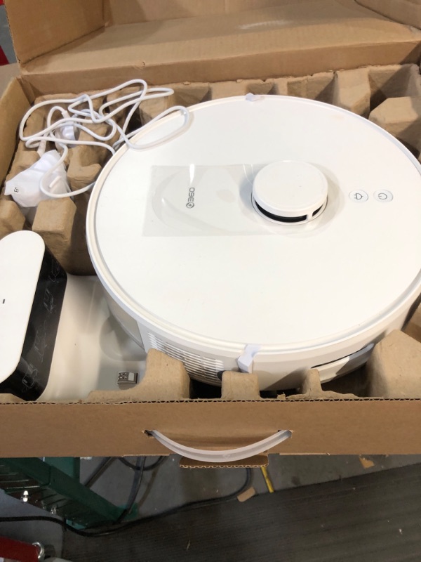 Photo 2 of * USED * 
360 Robot Vacuum S8 White