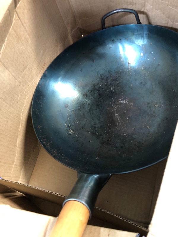 Photo 2 of * USED * 
YOSUKATA Carbon Steel Wok Pan – 13,5 “ Woks and Stir Fry Pans - Chinese Wok with Flat Bottom Pow Wok - Traditional Chinese Japanese Woks - Black Steel Wok