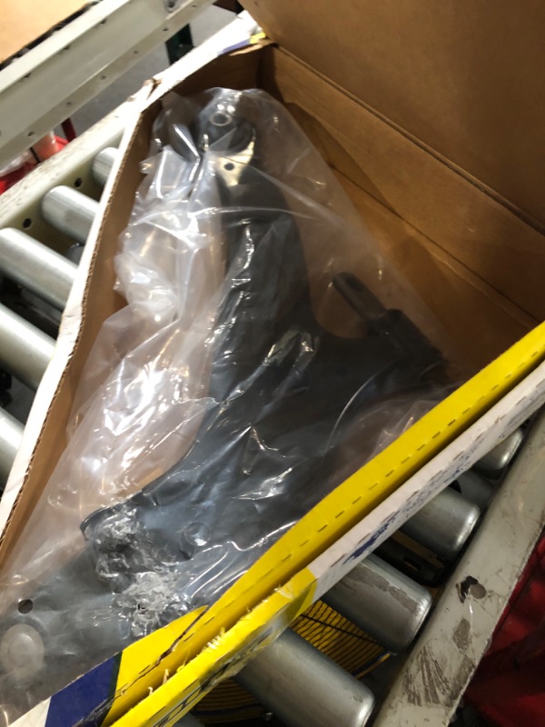 Photo 1 of MOOG RK621477 Suspension Control Arm and Ball Joint Assembly front left lower