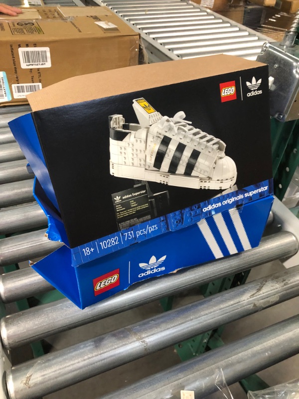 Photo 3 of 
LEGO 10282 Adidas Originals Superstar Trainers Collectors Building Set 