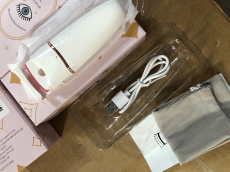 Photo 1 of (4 Pack) Electric Heated Eyelash Curler with Silicone Pad