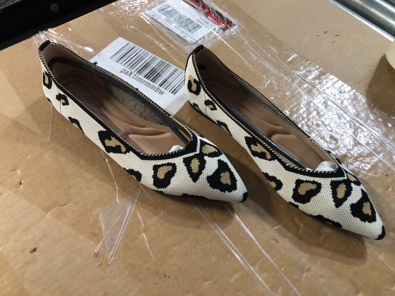 Photo 2 of ***SEE NOTES*** VenusCelia Women's Dextrous Knit Flat Shoe (9 M US,Leopard&White)