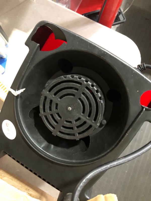 Photo 4 of * item damaged * see images * not functional *
Countertop Blender with 1200W Auto-iQ Base, 72 oz. Pitcher, 