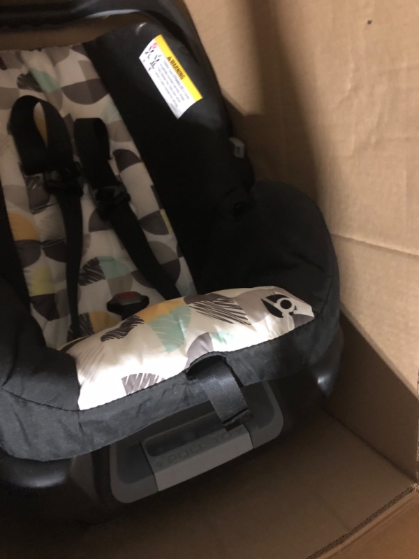 Photo 3 of Baby Trend EZ Ride 35 Travel System, Doodle Dots