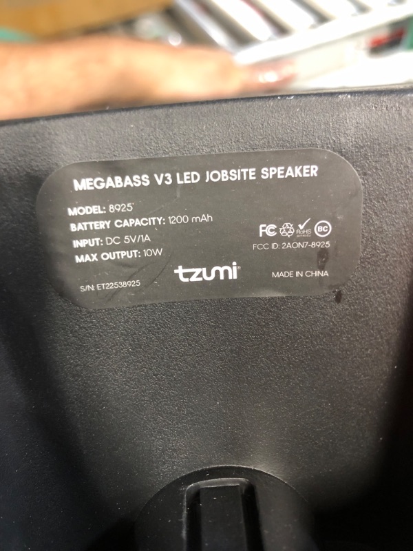 Photo 1 of TZUMI 8027 TZUMI MEGA BASS Portable Bluetooth SPK