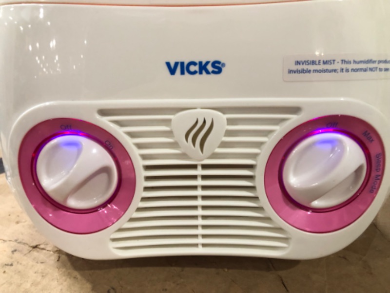 Photo 3 of ** CRACKED LID SEE PHOTO** Vicks Humidifier - Pink