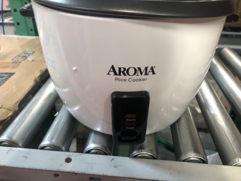 Photo 2 of *MINOR DAMAGE SEE PHOTO*Aroma Housewares 32-Cu , White