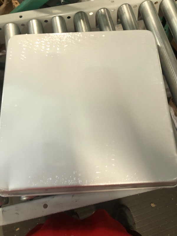 Photo 3 of *NEW* Wilton Performance Pans Square Cake Pans Set, 3 Piece - 8, 12 and 16-Inch Cake Pans