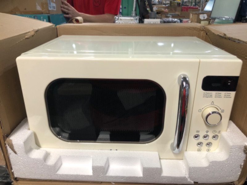 Photo 2 of **item used has dents**Won't turn on**sold for parts**
COMFEE' Retro Small Microwave Oven With Compact Size, 9 Preset Menus,