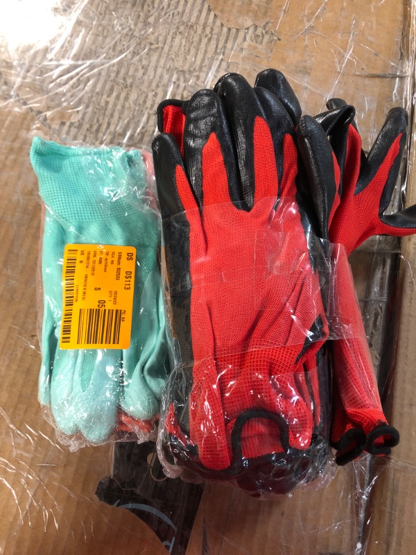 Photo 1 of Digz Women&apos;s Medium/Large Nitrile Coated Gloves, red/black nitril glove pack included