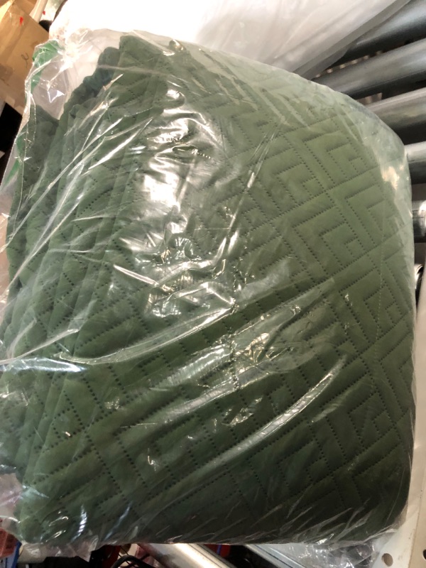 Photo 1 of **USED***QUILT ONLY***NexHome Queen Quilt Lightweigh Microfiber Reversible Quilted Bed Cover Olive Green, QUEEN