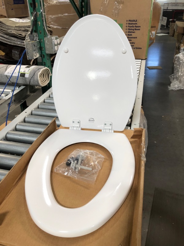 Photo 2 of *BRAND NEW* Bemis 1500EC 390 Lift-Off Wood Elongated Toilet Seat, 1 Pack, Cotton White
