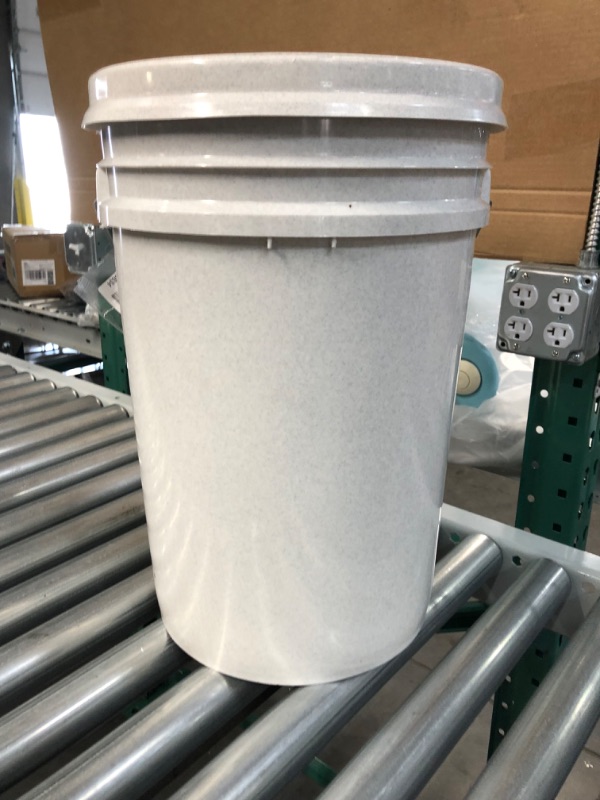 Photo 3 of 6 Gallon White Bucket With White Gamma Seal Lid, Wire Handle