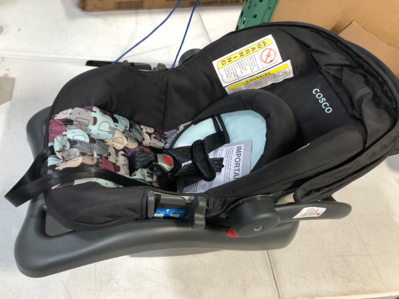 Photo 2 of Cosco Light N Comfy DX Infant Car Seat