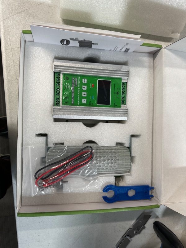 Photo 2 of Original Factory 1400W 12V/24V Off Grid MPPT Wind Solar Hybrid Charge Controller Design for 0- 800W Wind with 0- 600W Solar Panel system with Booster Function and Dump Load