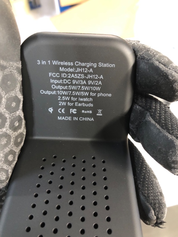 Photo 3 of *USED* *TESTED* HATALKIN 3 in 1 Wireless Charging Station