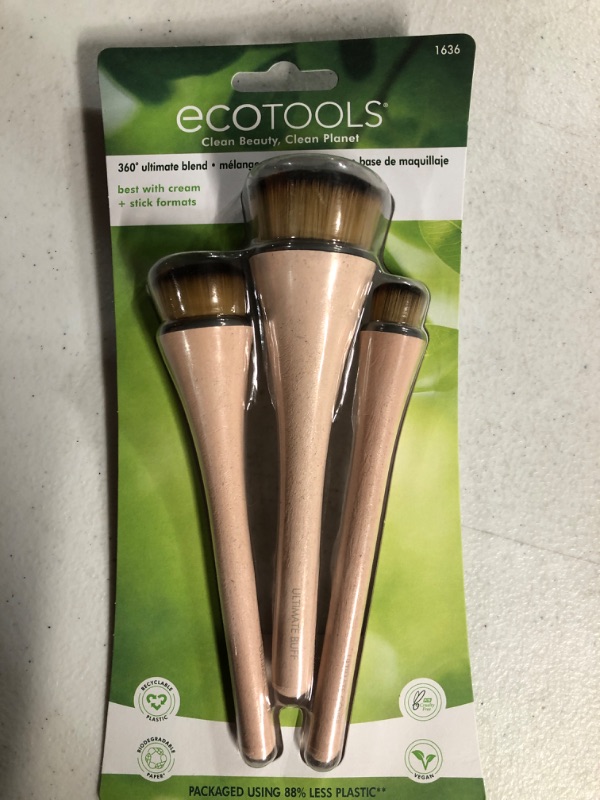 Photo 1 of 360 Ultimate Blend Makeup Brush Kit