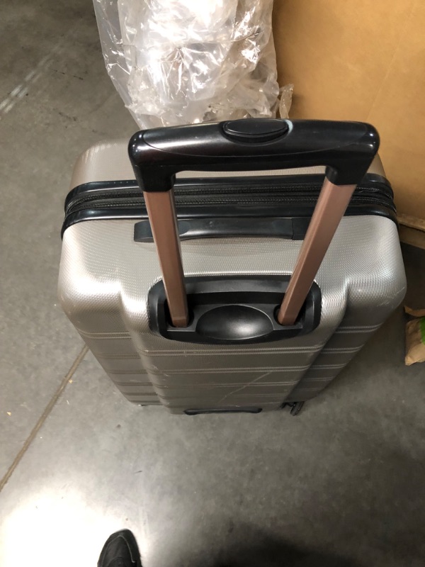 Photo 6 of **USED/BIG CASE,HAS SCRATCHES/SEE NOTES** Rockland Melbourne Hardside Expandable Spinner Wheel Luggage, Silver, 3-Piece Set