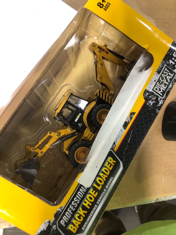 Photo 2 of duturpo 1/50 Scale Metal Diecast Backhoe Loader Toy, Metal Play Construction Vehicles Trucks Toy for Boys