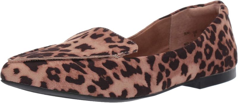 Photo 1 of Amazon Essentials Women's Loafer Flat SIZE 8