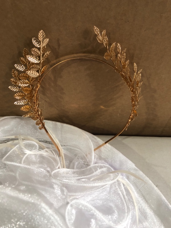 Photo 3 of * Bundle *Chargances Bridal Gold Leaf Crown Headband Bridal Tiara Gold Leaf headpiece for Wedding Prom Festival Bridesmaid Hair (Gold)
* White hat, Damaged*