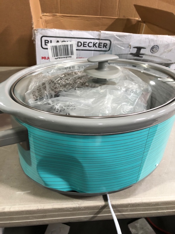 Photo 3 of BLACK+DECKER 7 Quart Dial Control Slow Cooker with Built in Lid Holder, Teal Pattern, SC2007D