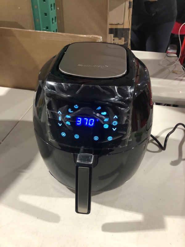 Photo 2 of 8-in-1 5.8 Qt. Black Electric Air Fryer with Recipe Book