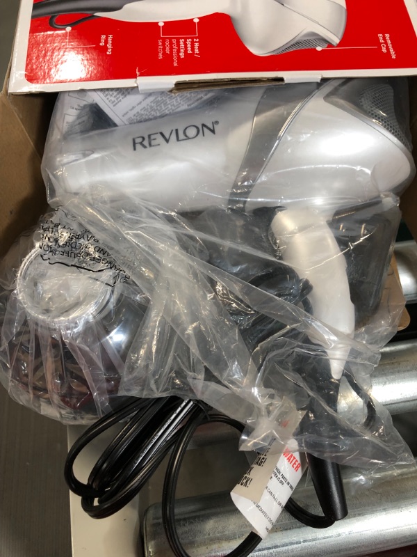 Photo 3 of *NEW* FUNCTIONAL revlon 1875w infrared hair dryer with hair clips