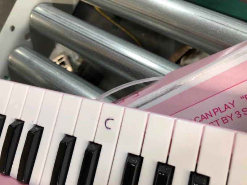 Photo 4 of *NO MICROPHONE/ USED*** WOSTOO Kids Keyboard Piano,61 Keys-Pink