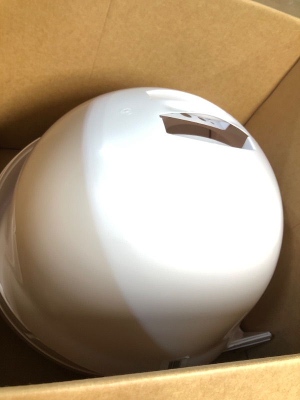 Photo 1 of -USED- Petmate Booda Clean Step Cat Litter Box Dome (Made in the USA with 95% Recycled Materials)- Pearl White Cleanstep Litter Box Pearl White