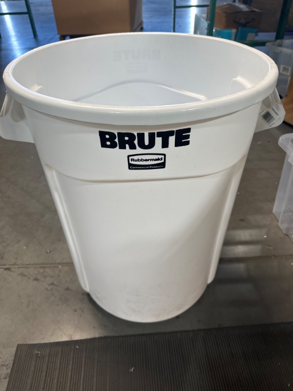 Photo 1 of **1 TRASH CAN*** Brute® 32-Gal Round Containers Color: White