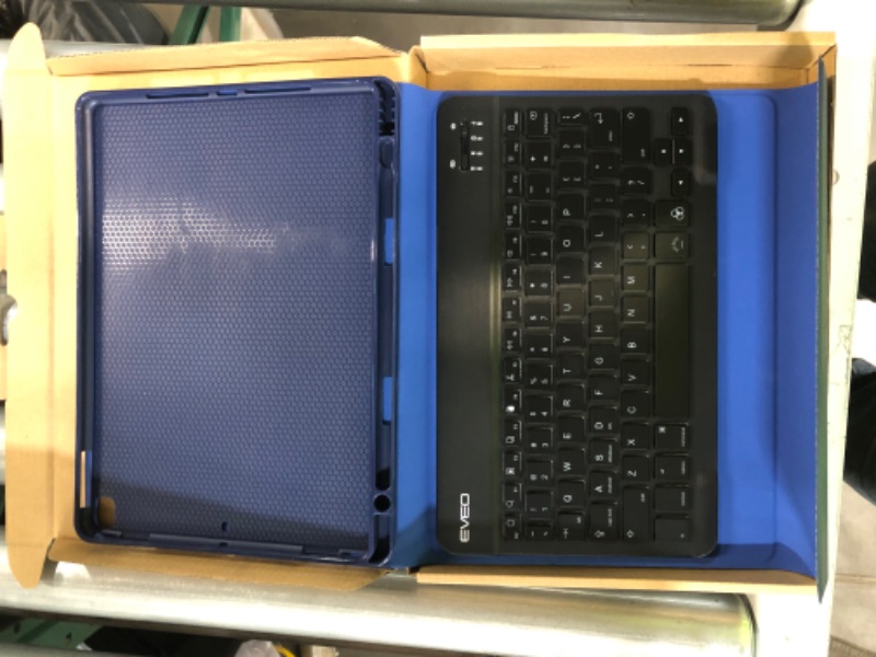 Photo 4 of iPad Case with Keyboard 10.2'' Dark Blue