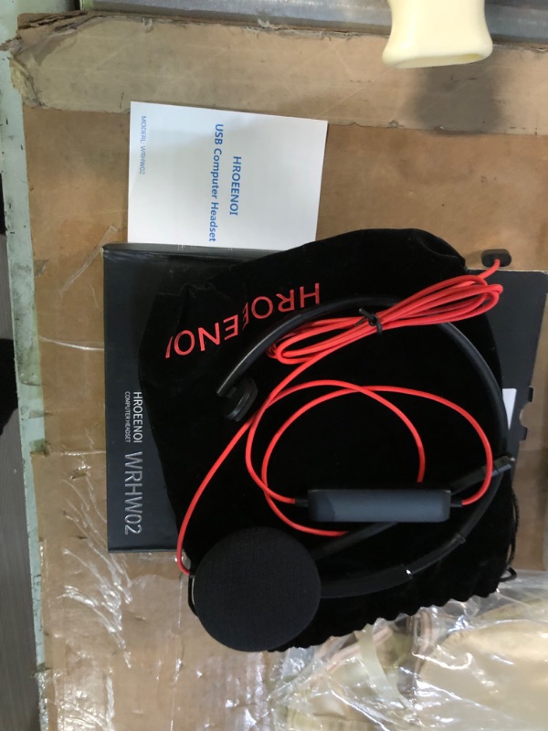 Photo 4 of HROEENOI Computer Headset w Bag