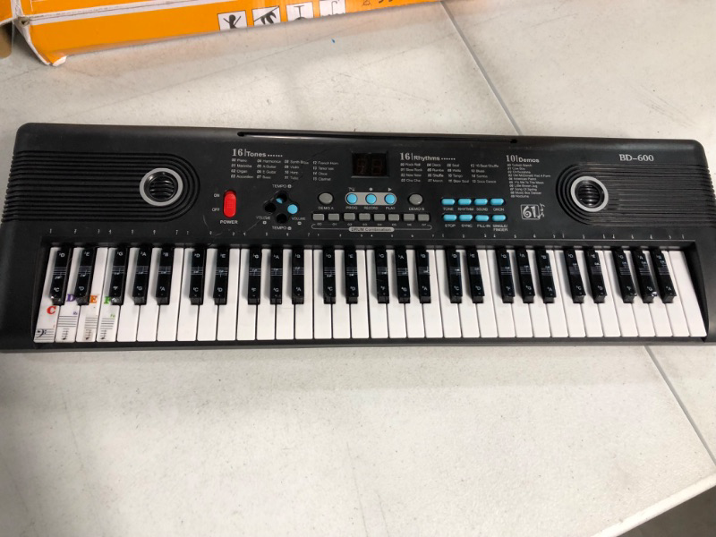 Photo 4 of 61 Keys Keyboard Piano, Electronic Digital Piano with Built-In Speaker Microphone