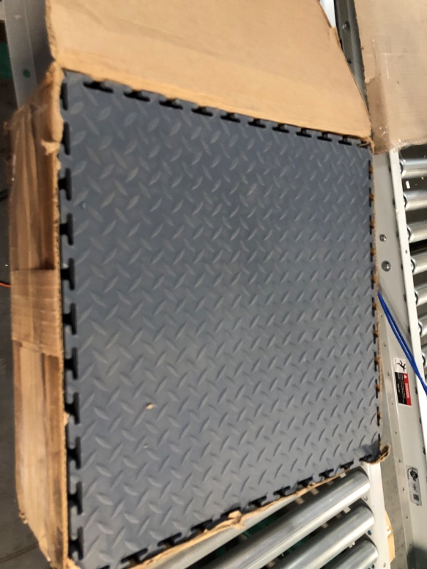 Photo 3 of *NEW* *HEAVY*  VERSATEX Garage Floor 18 x 18 inch Square Rubber Diamond Plate Interlocking Floor Tiles 8 Pack (Gray)
