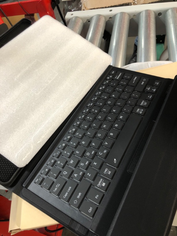 Photo 2 of Doohoeek Bluetooth Keyboard Case for Samsung Galaxy Tab S8