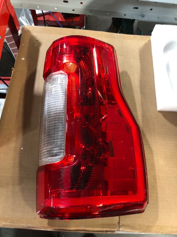 Photo 2 of TEMSONE OE Style Tail Lights Lamp,17 ,18 ,19 Ford F250 F350 F450 Passenger Side (Right)