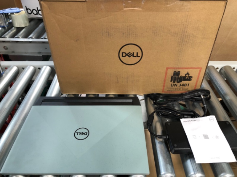 Photo 8 of Dell G15 5520 15.6" Gaming Laptop