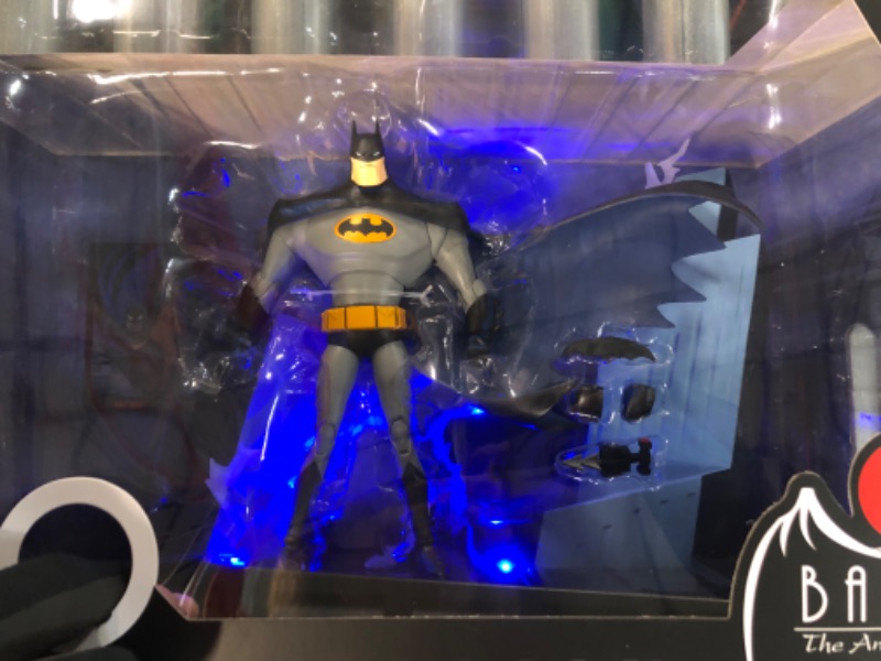 Photo 3 of DC Comics Designer Edition - Batman the Animated Series 30th Anniversary NYCC Exclusive Action Figure