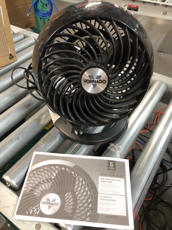 Photo 1 of *doesn't power on* Vornado 460 Compact Whole Room Air Circulator Fan Black