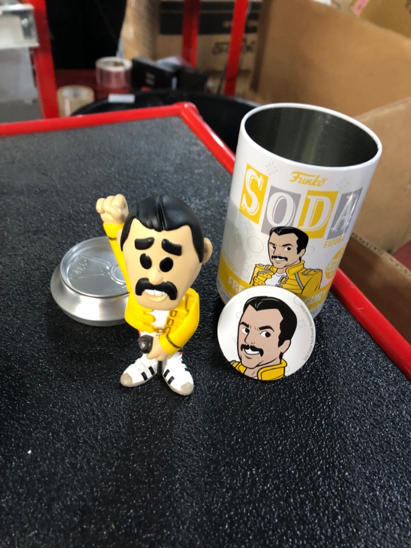 Photo 2 of Funko 50916 Vinyl Soda: Queen - Freddie Mercury W/(GL) Chase Collectible Toy, Multicolour