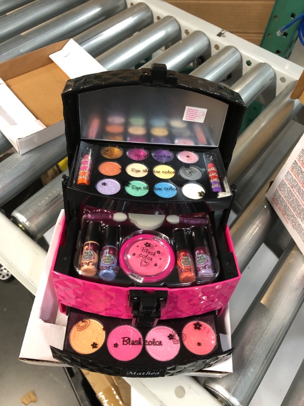 Photo 2 of Mathea 29 Pcs Washable Makeup Toy Set with Luxury Diamond Pattern Box Real Cosmetic Beauty Set