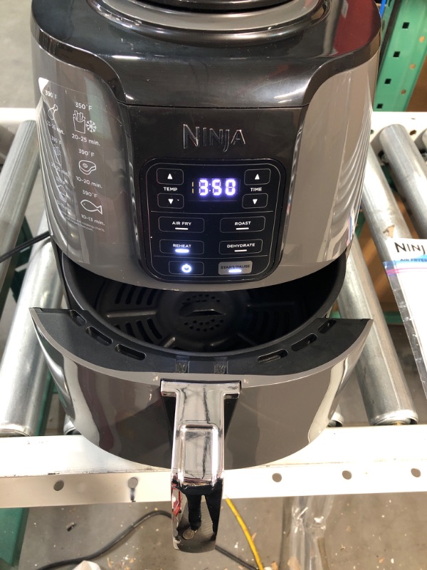 Photo 3 of *  USED *  Ninja AF101 Air Fryer that Crisps, Roasts, Reheats, & Dehydrates, for Quick, Easy Meals, 4 Quart Capacity, & High Gloss Finish, Black/Grey 4 Quarts