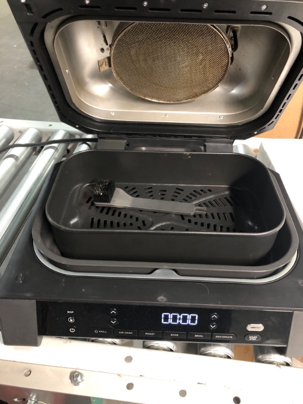 Photo 3 of * USED * Ninja DG551 Foodi Smart XL 6-in-1 Indoor Grill with Air Fry, Roast, Bake, Broil, & Dehydrate, Foodi Smart Thermometer, 2nd Generation, Black/Silver Ninja Foodi Smart XL Grill + Thermometer 2nd Generation