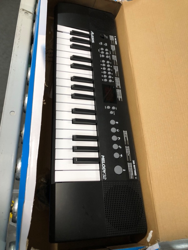 Photo 2 of Alesis Melody 32 and M-Audio HDH40 – Electric Keyboard Digital Piano with 32 Keys,