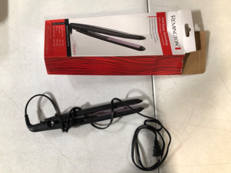 Photo 2 of [USED] Remington Anti Static Ceramic Hair Straightener