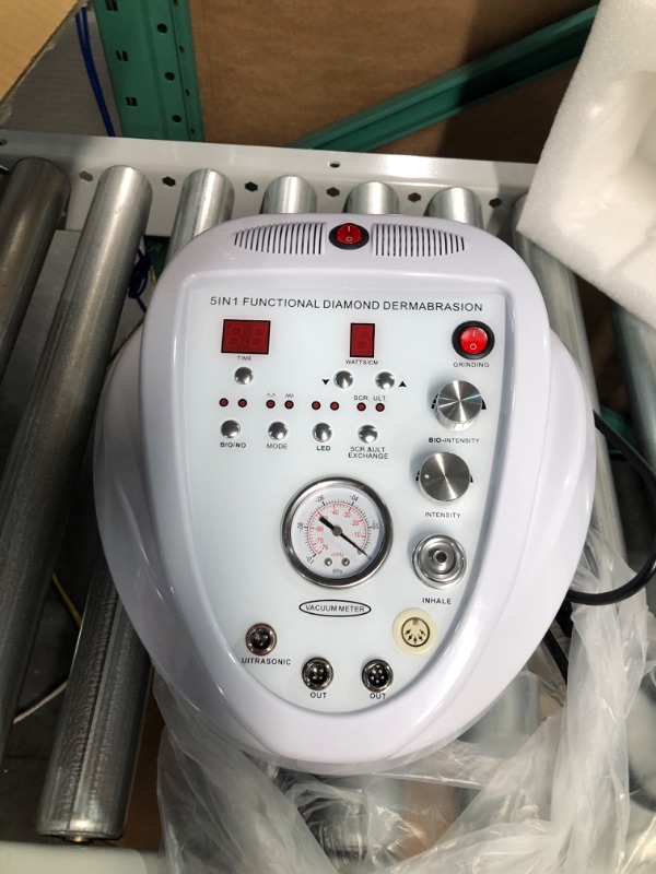 Photo 2 of 5 in 1 Diamond Microdermabrasion Machine