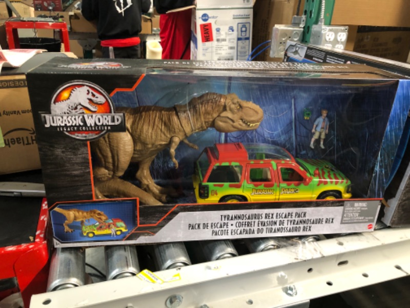 Photo 2 of **NEW**  Jurassic Park Mash-Up Tyrannocon Rex & Autobot JP93 Ages 8 and Up